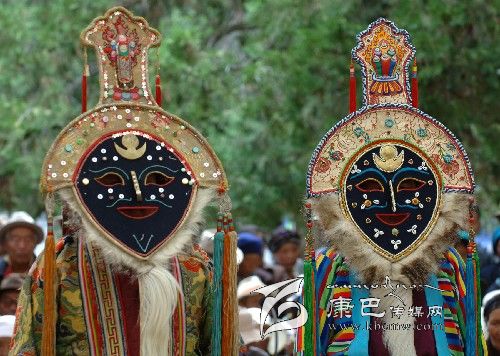 藏戲面具：多姿多彩！